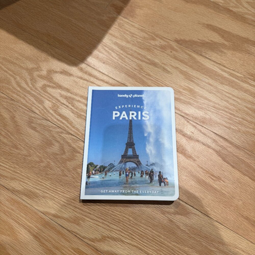 Lonely Planet Experience Paris | Like New | 2022 | Includes Map